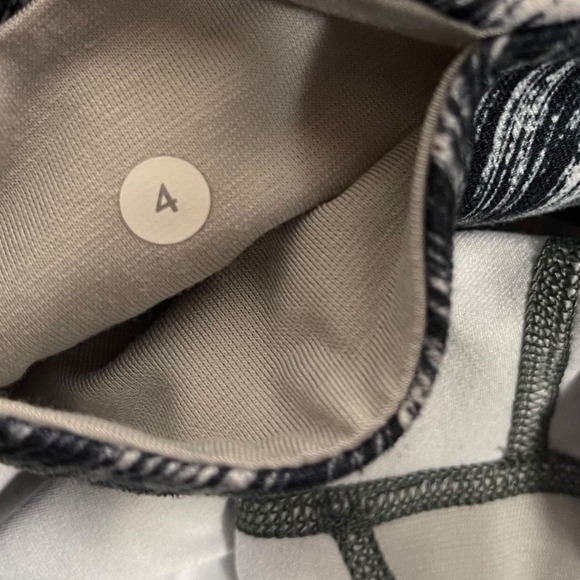 Lululemon Leggings Size 4 Wunder Under Leggings White Black - Picture 7 of 7